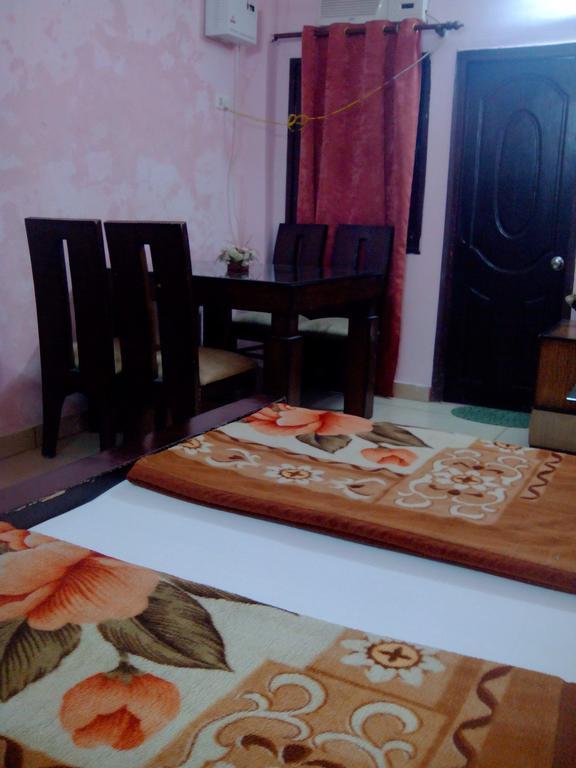 Hotel Rest Inn ลัคเนา ห้อง รูปภาพ